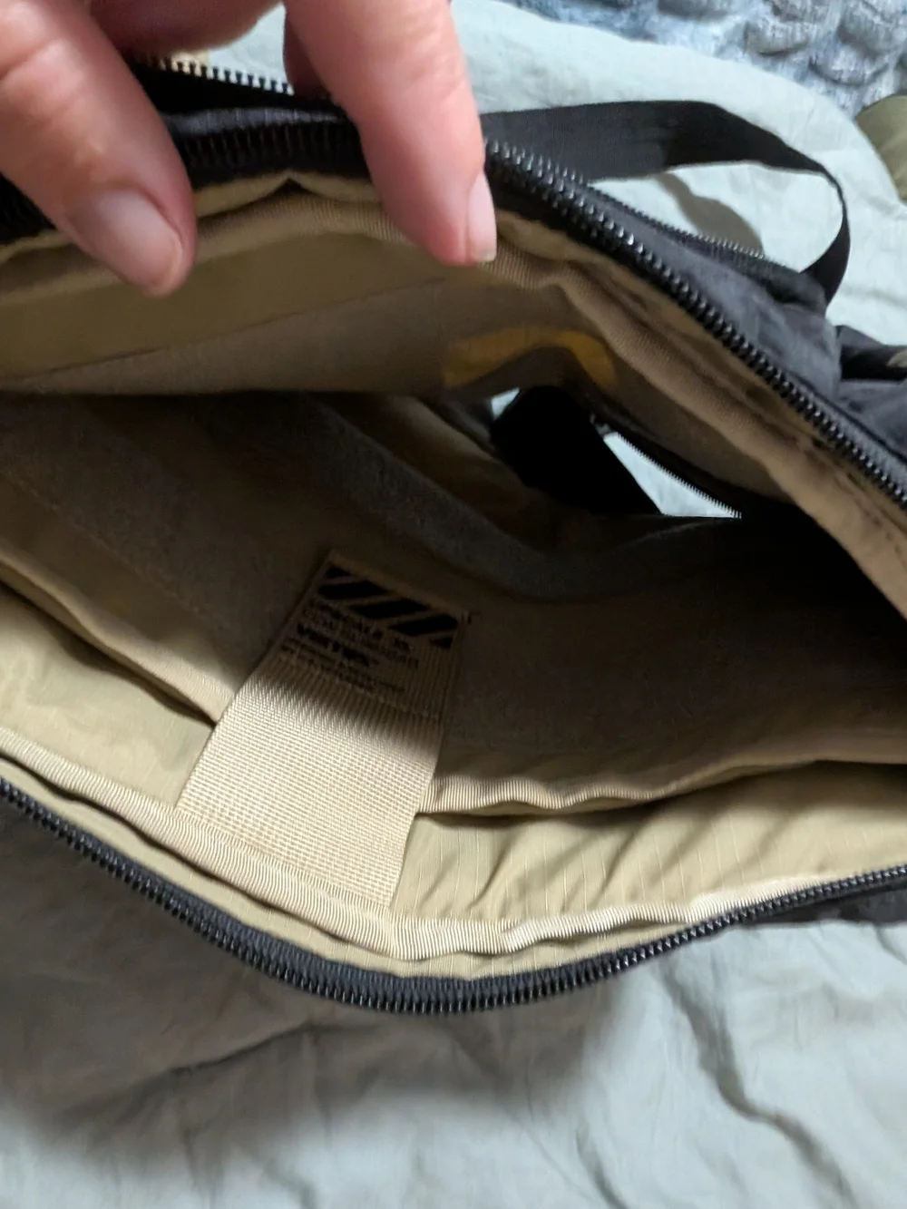 Viktos Black Upscale XL CCW Slingbag